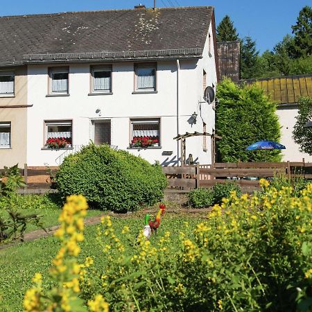 Spacious Holiday Home In Ulmen Near The Centre Exterior foto