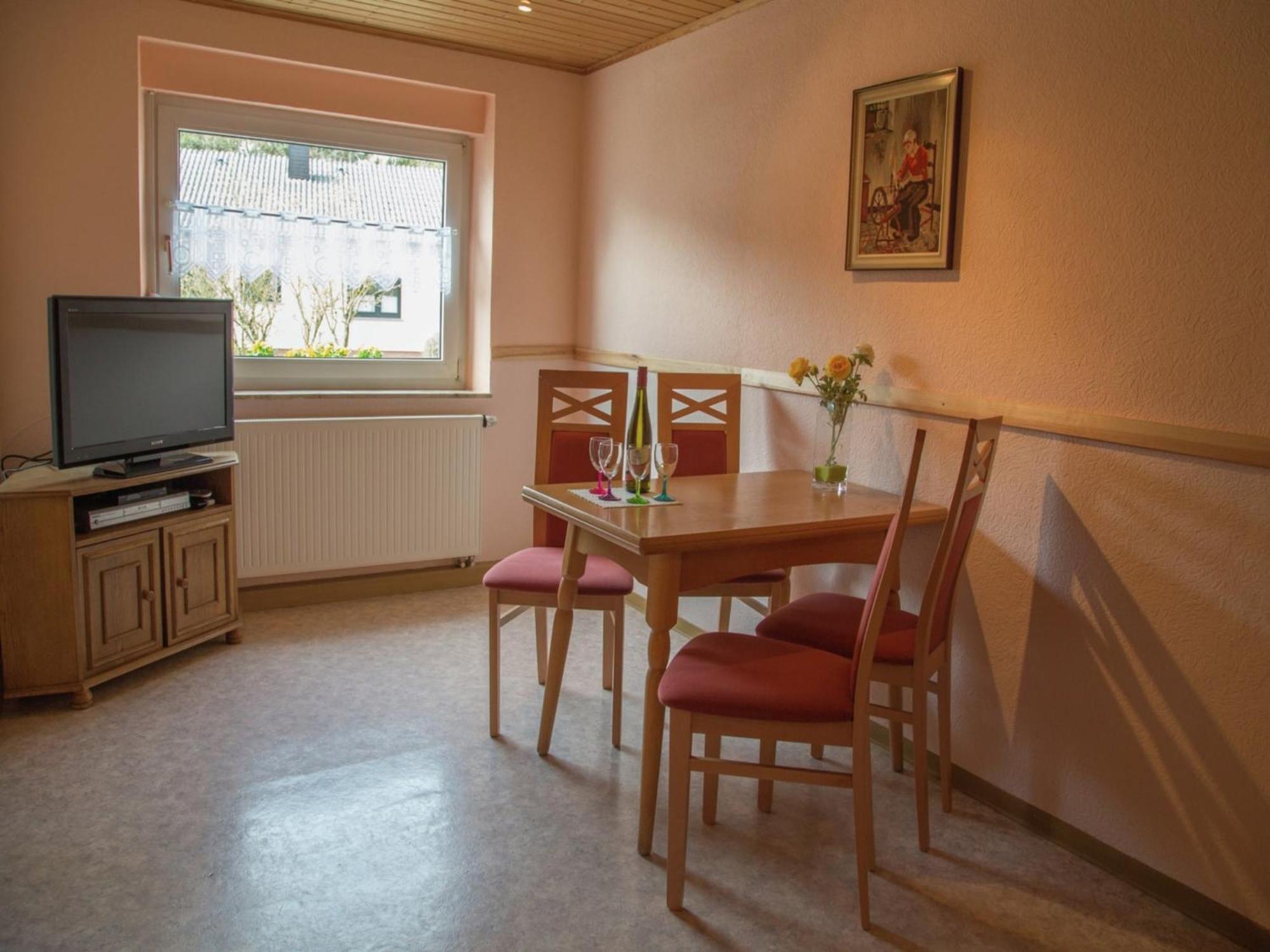 Spacious Holiday Home In Ulmen Near The Centre Exterior foto